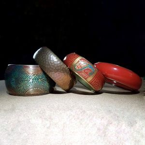 Set of 4 bangle bracelets